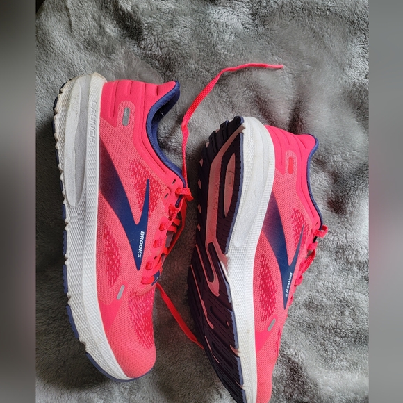 Brooks sneakers - Picture 2 of 5